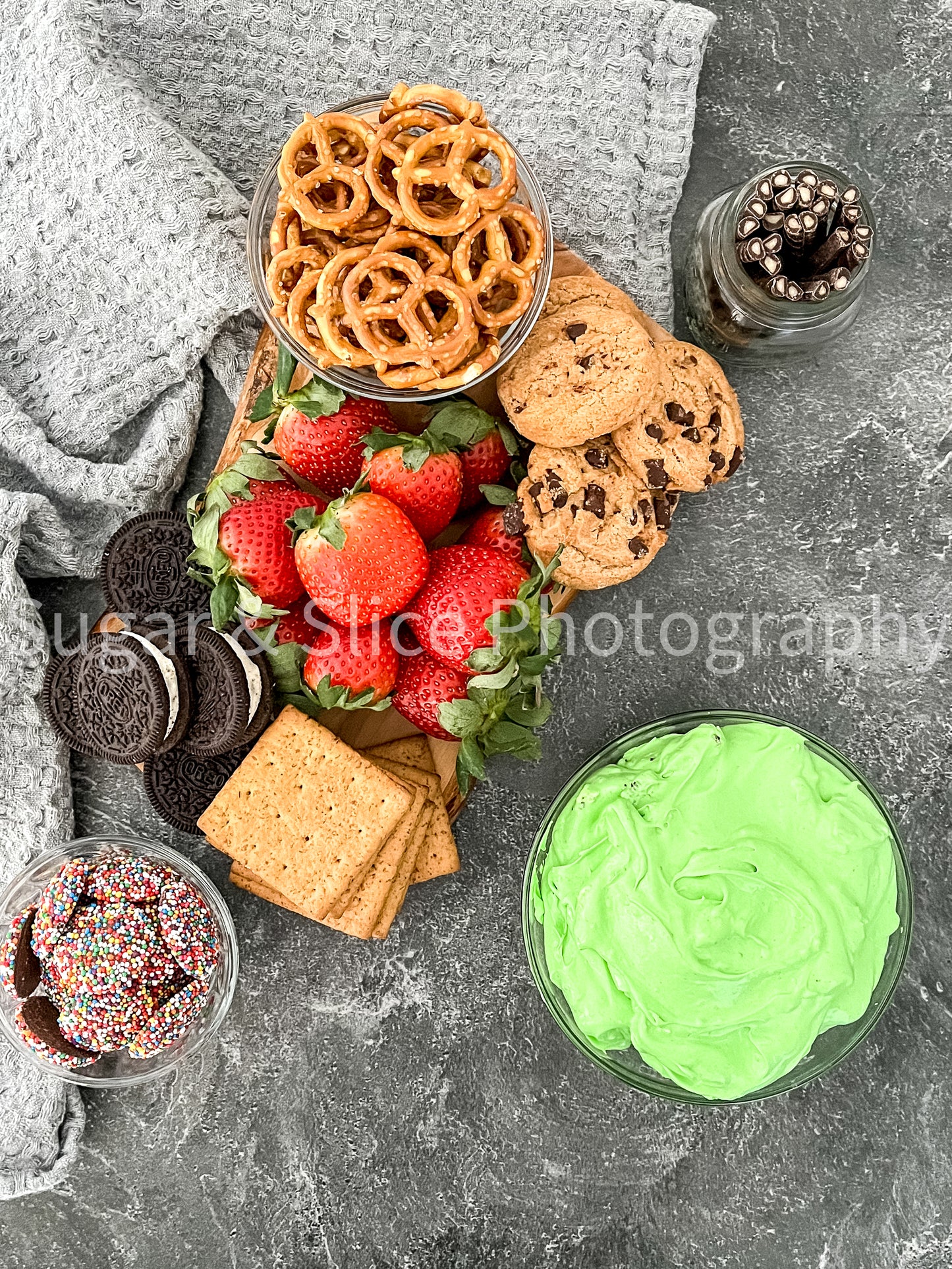 St. Patrick’s Themed Dip on Black Slate