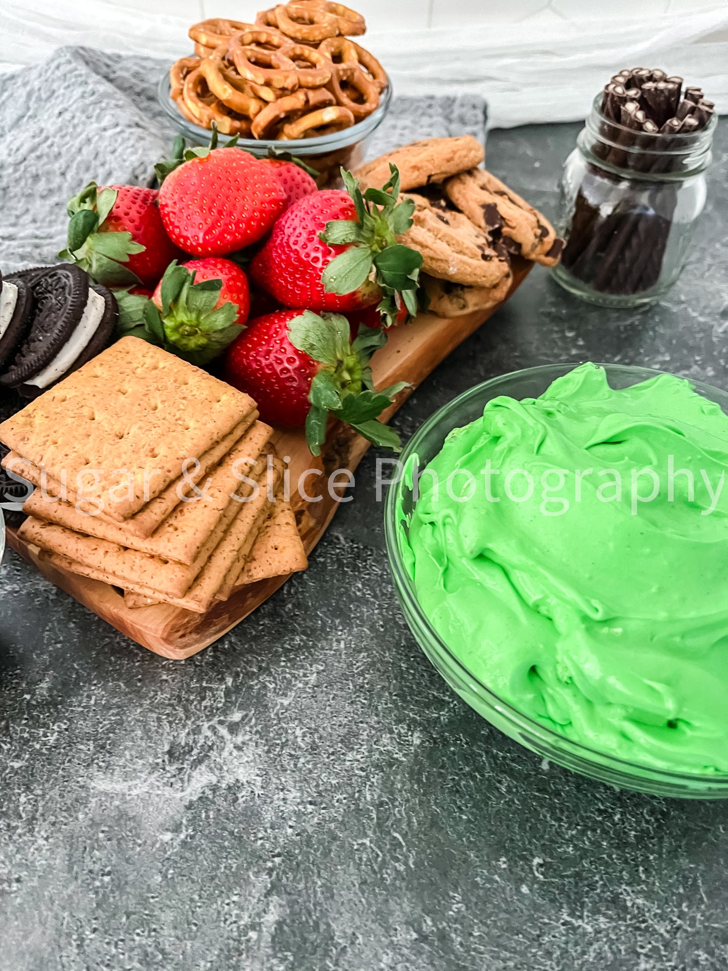 St. Patrick’s Themed Dip on Black Slate