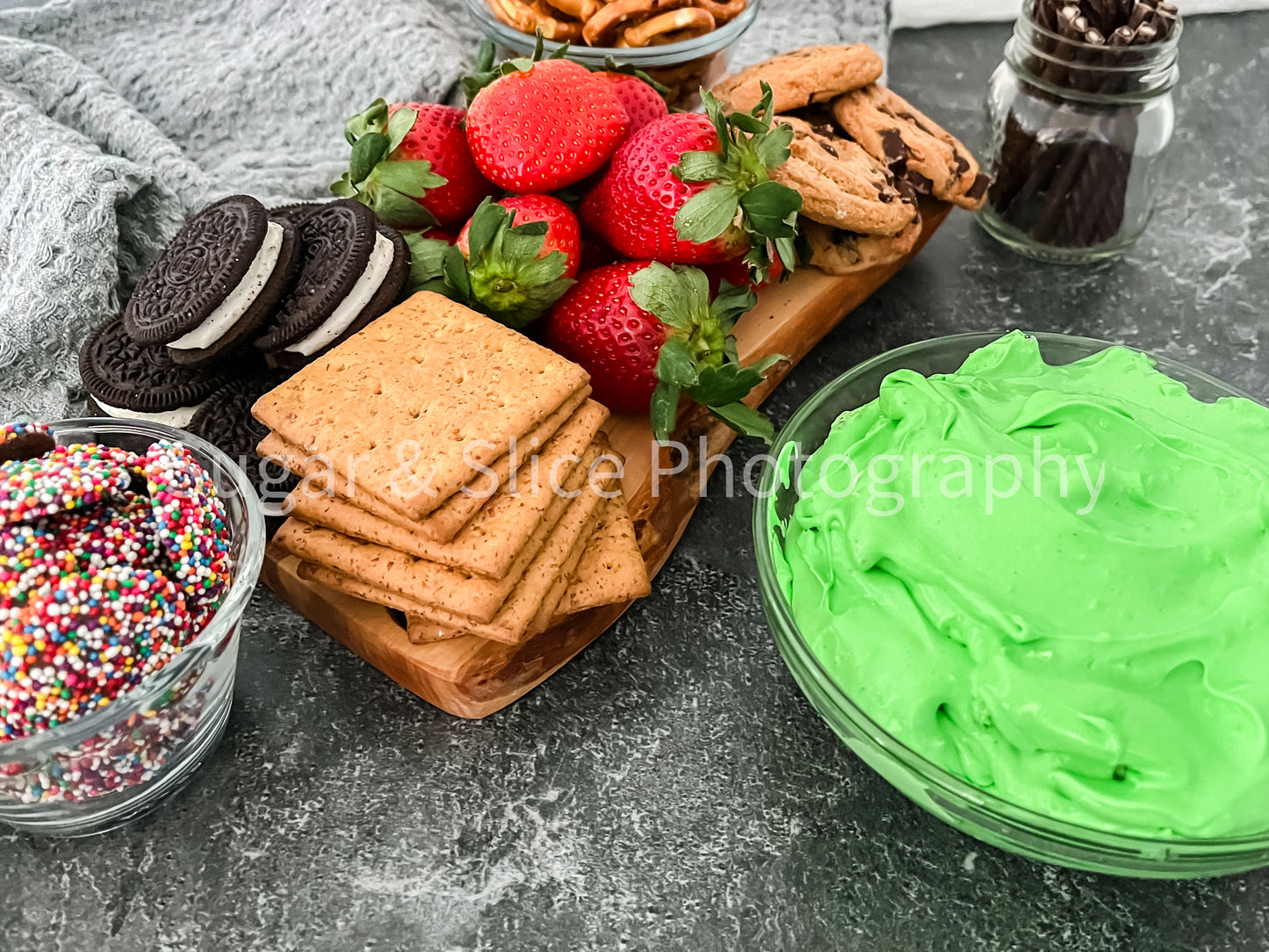St. Patrick’s Themed Dip on Black Slate
